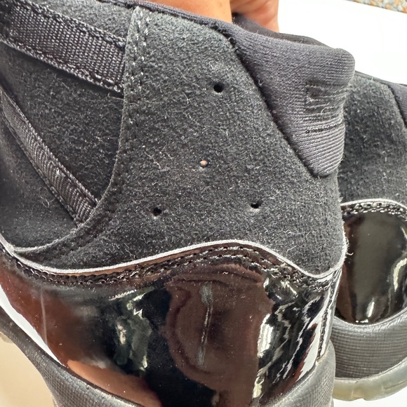 Jordan 11 Retro Cap and Gown All Black Sneakers Shoes Size 7Y - Picture 12 of 16